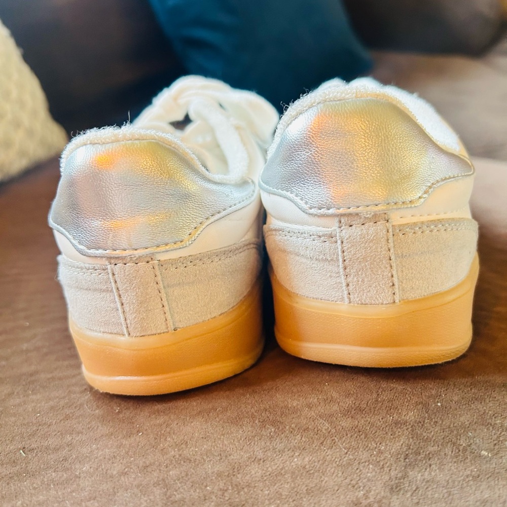 Madden Girl Tennis Shoes sz 7 - Picture 4 of 5